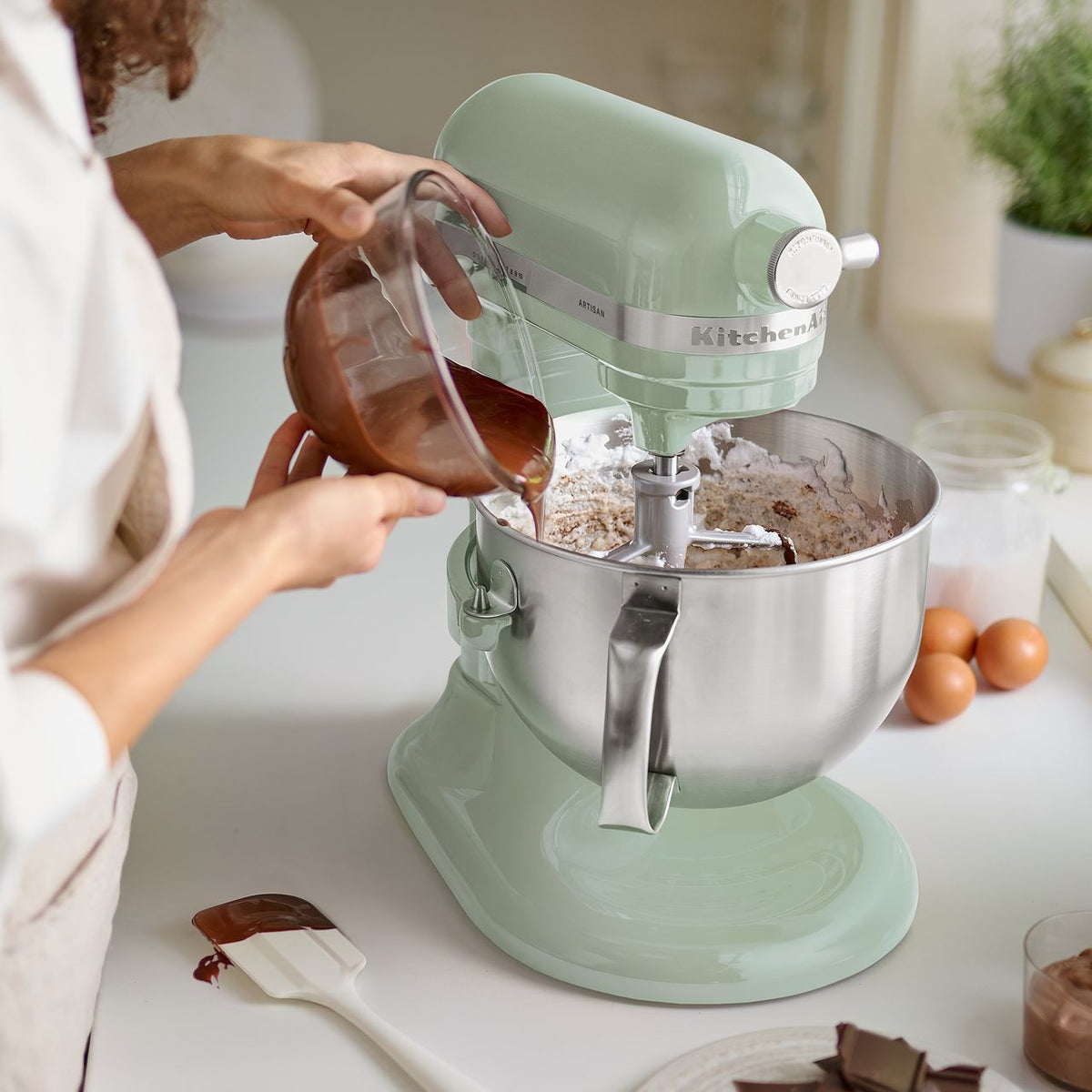 KitchenAid Artisan 5KSM60SPXBPT Stand Mixer with 5.6 Litre Bowl - Pistachio Green