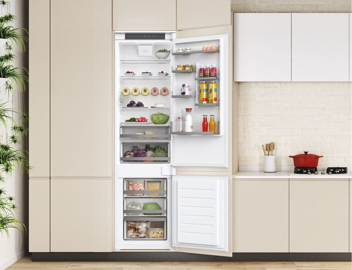 Hoover HOBL5519EVWK Wifi Connected Integrated 70-30 Fridge Freezer with Sliding Door Fixing Kit - White - E Rated