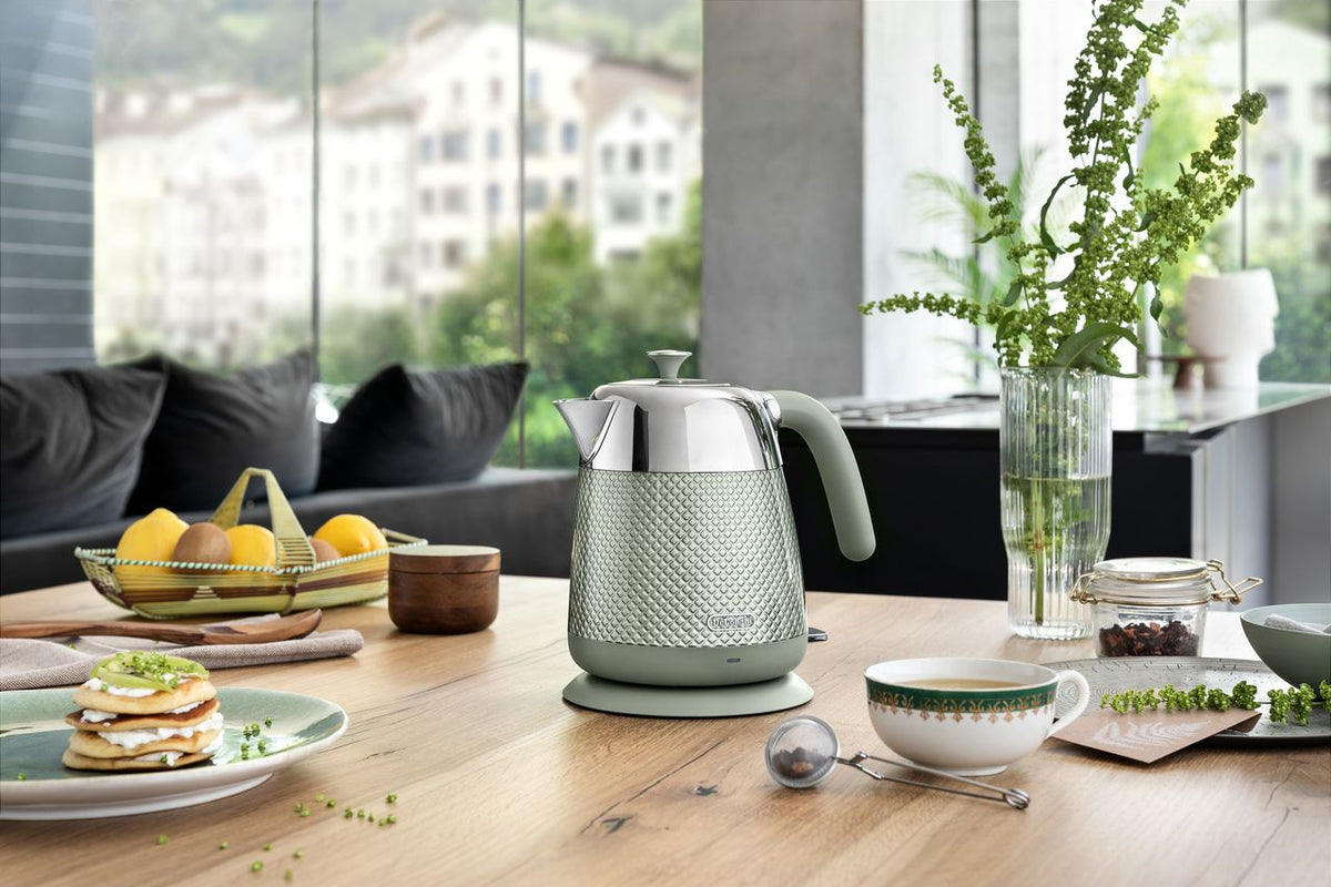 De'Longhi Luminosa KBL3001.GR Kettle - Green