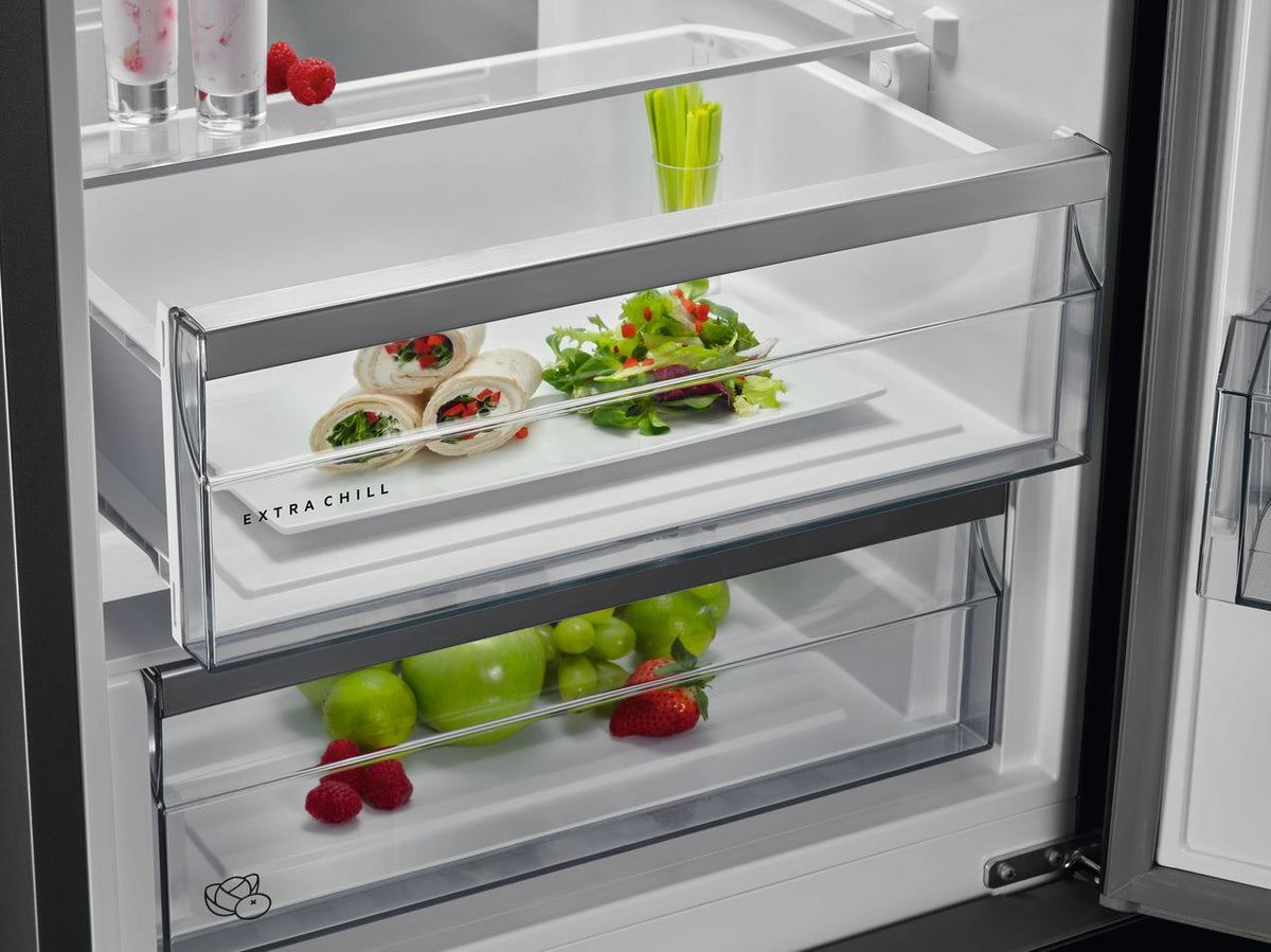 AEG 7000 UltraFresh+ RCB732E3MX 60-40 Total No Frost Fridge Freezer - Stainless Steel - E Rated