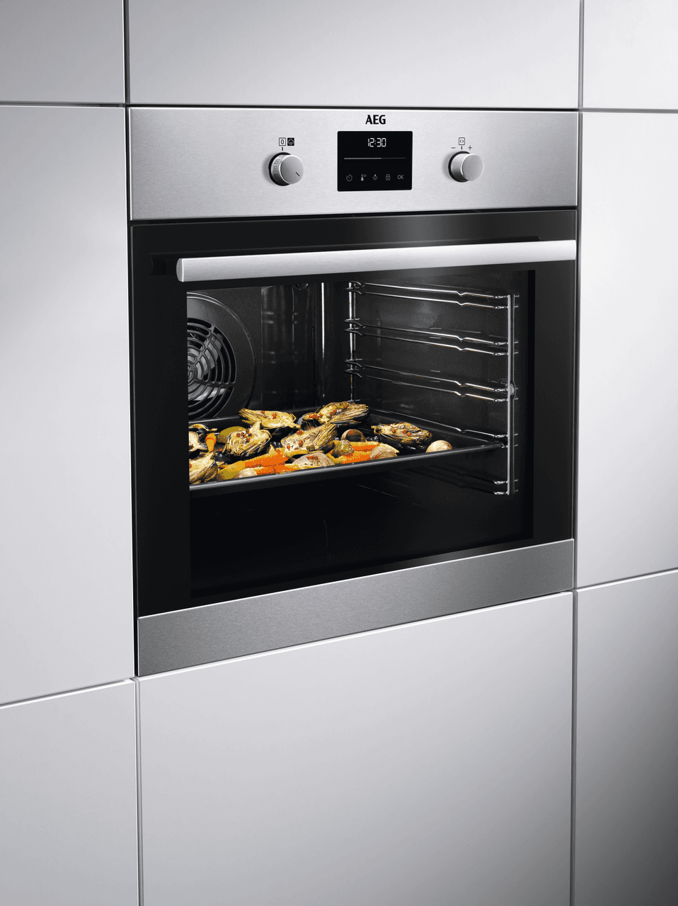 AEG Steambake BPS355061M Built In Electric Single Oven with Pyrolytic Cleaning - Stainless Steel - A+ Rated