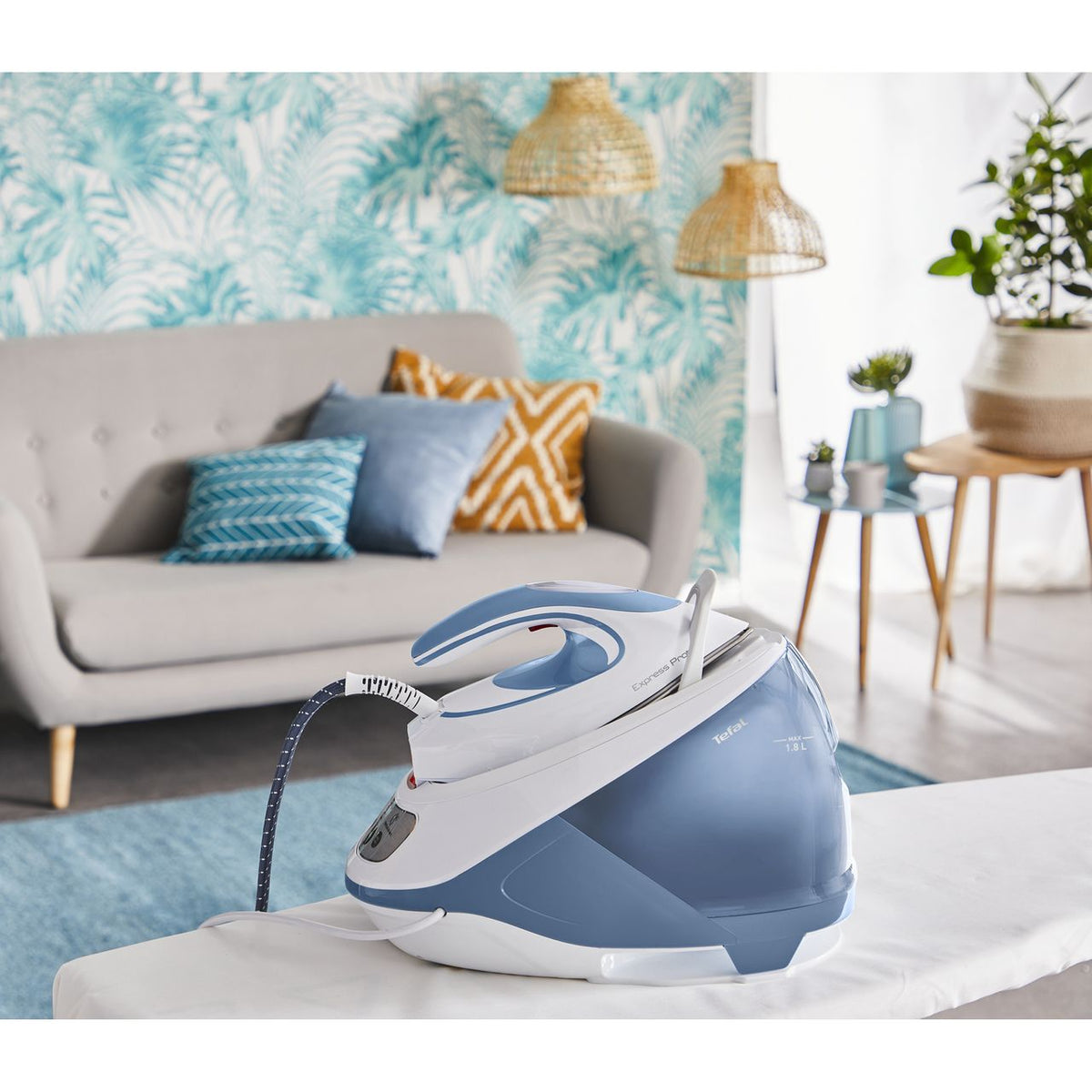 Tefal Express Protect SV9202G0 Pressurised Steam Generator Iron - White - Blue