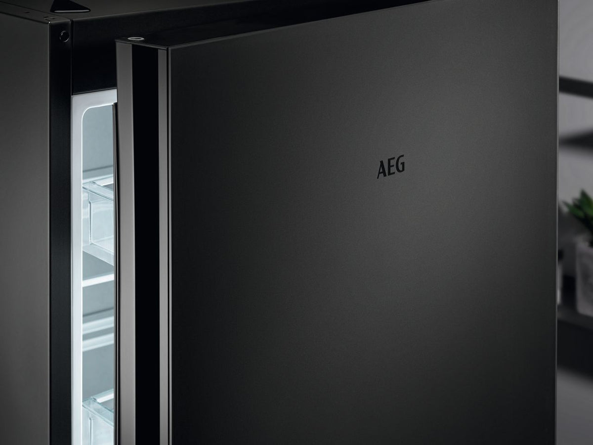 AEG 7000 UltraFresh+ RCB732E7MG 60-40 Frost Free Fridge Freezer - Black - E Rated