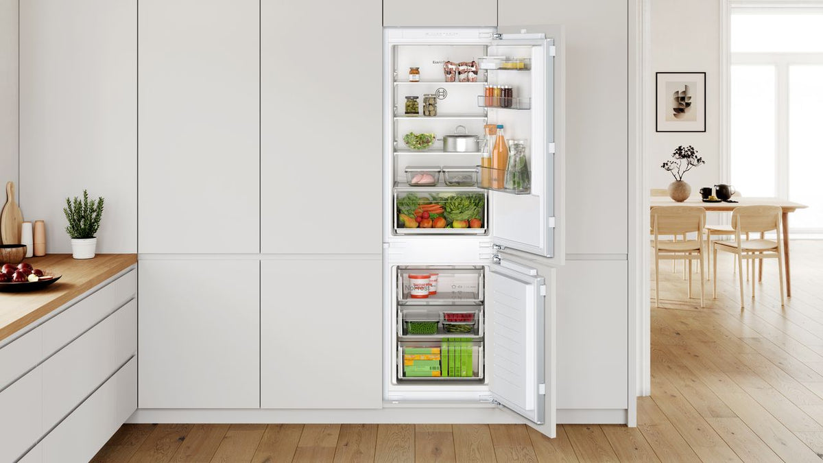 Bosch Series 2 KIN86NFE0G Integrated 60-40 Frost Free Fridge Freezer with Fixed Door Fixing Kit - White - E Rated