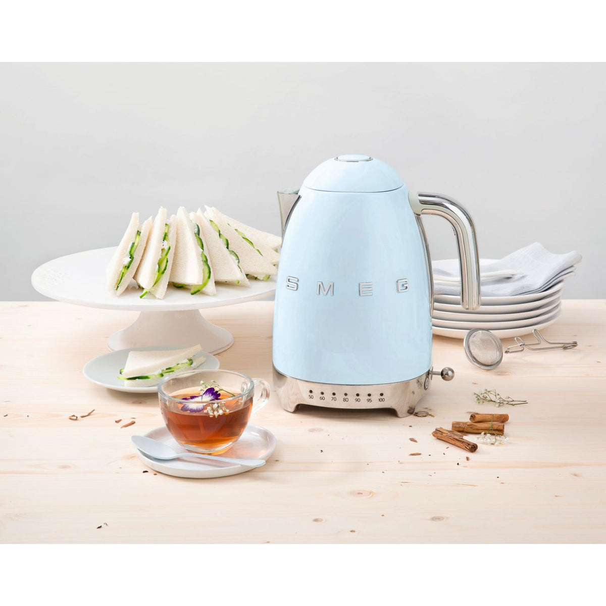 Smeg 50's Retro KLF04PBUK Kettle with Temperature Selector - Pastel Blue