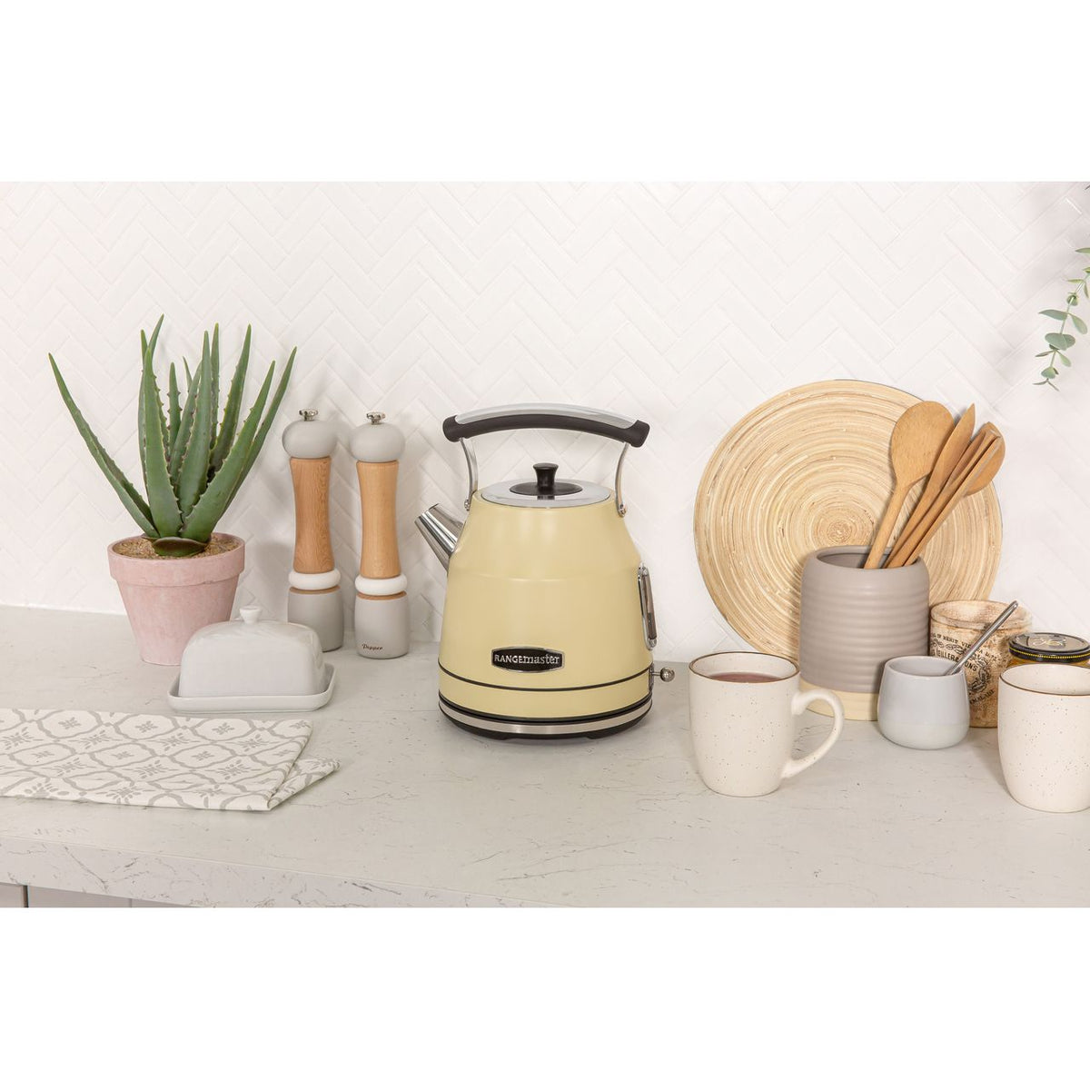 Rangemaster RMCLDK201CM Kettle - Almond Cream