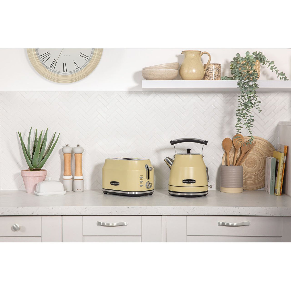 Rangemaster RMCLDK201CM Kettle - Almond Cream