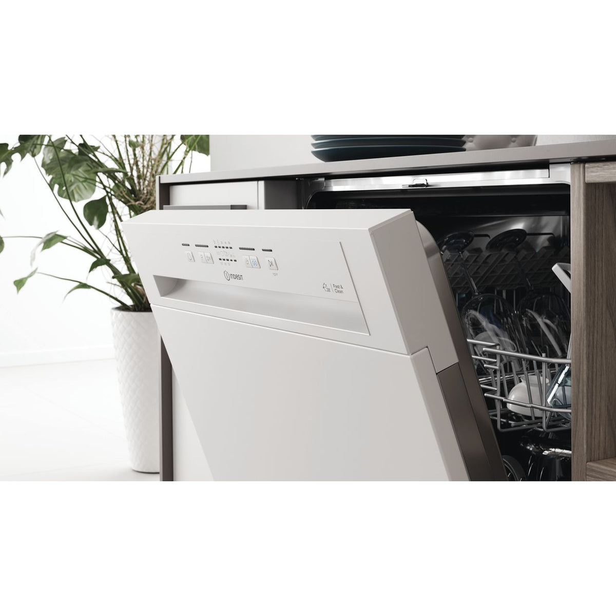 Indesit I3BL626UK Semi Integrated Standard Dishwasher - White Control Panel - E Rated