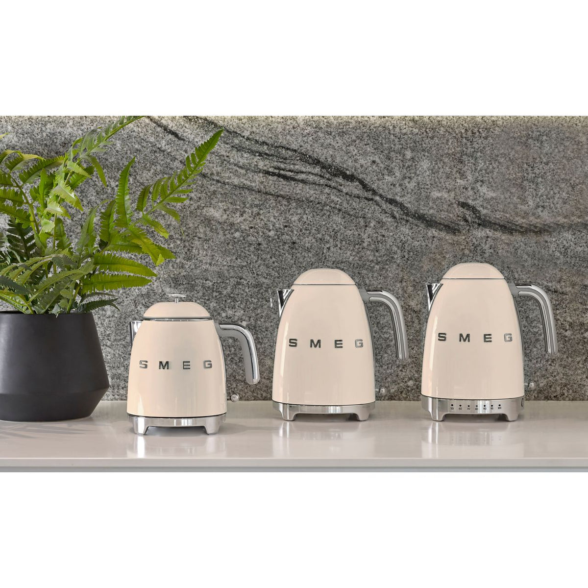 Smeg 50's Retro KLF03CRUK Kettle - Cream