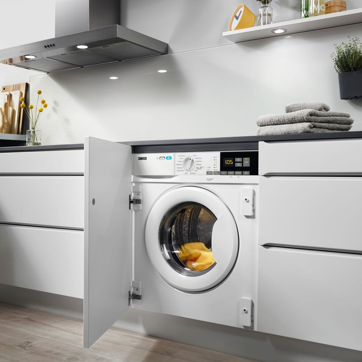 Zanussi Z716WT83BI Integrated 7Kg - 4Kg Washer Dryer with 1550 rpm - White - E Rated